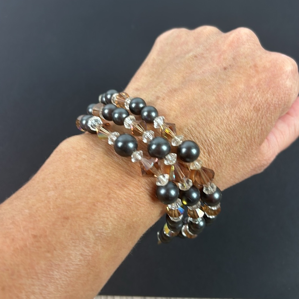 Vintage triple strand crystal faux pearl bracelet - Picture 7 of 7